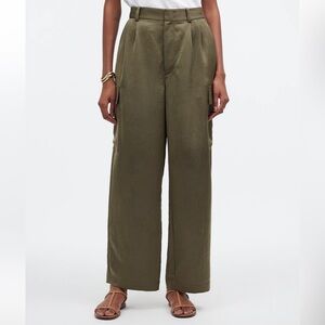 Madewell High-Rise Straight Cargo Trousers in Satin